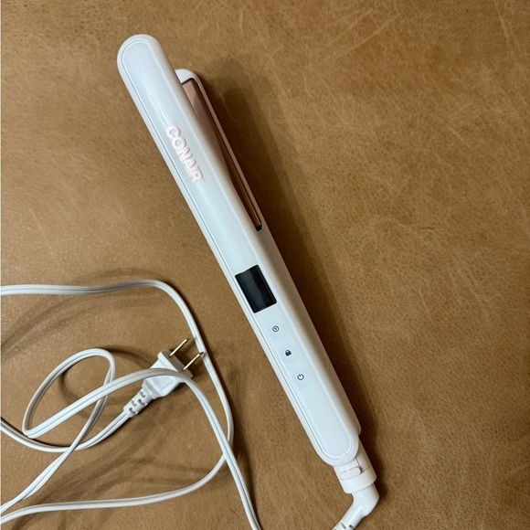 Conair Double Ceramic Flat Iron 1-inch Digital Flat Iron Used A Handful Of Times - Picture 3 of 7